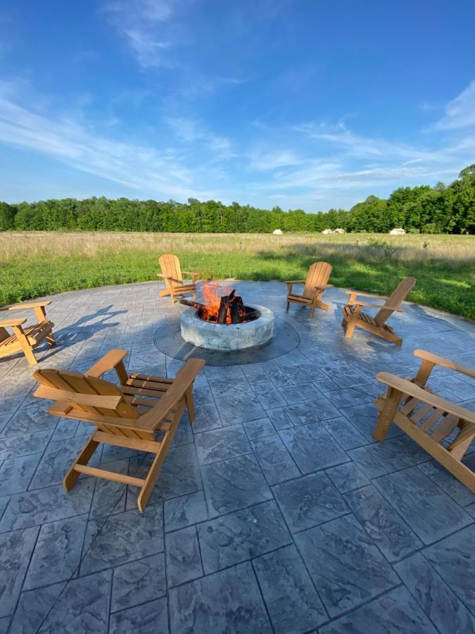 Отель Off Map Glamping Саут-Хейвен Экстерьер фото