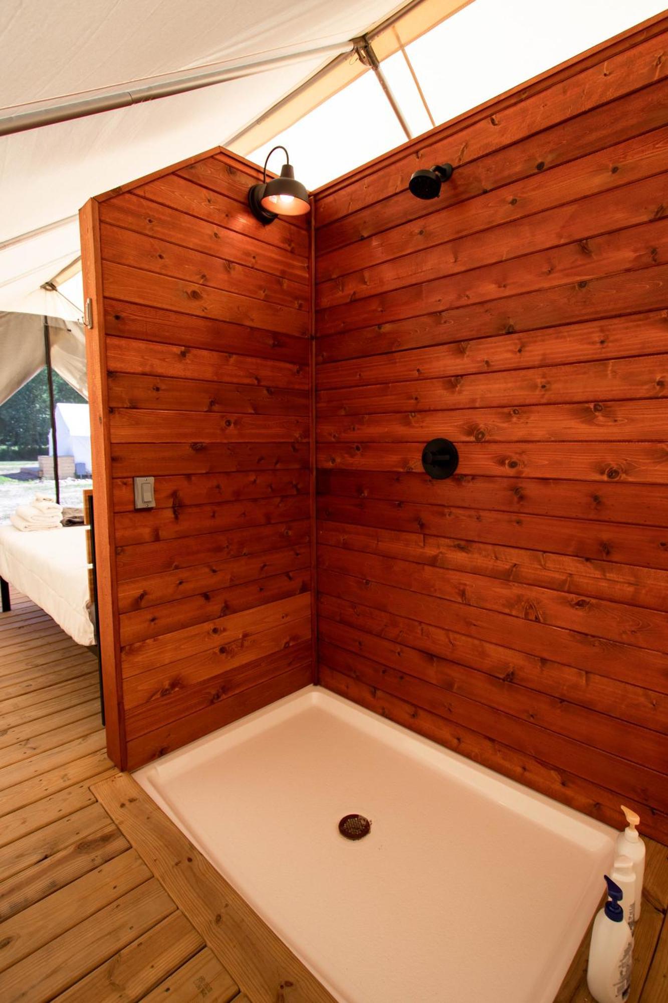 Отель Off Map Glamping Саут-Хейвен Экстерьер фото