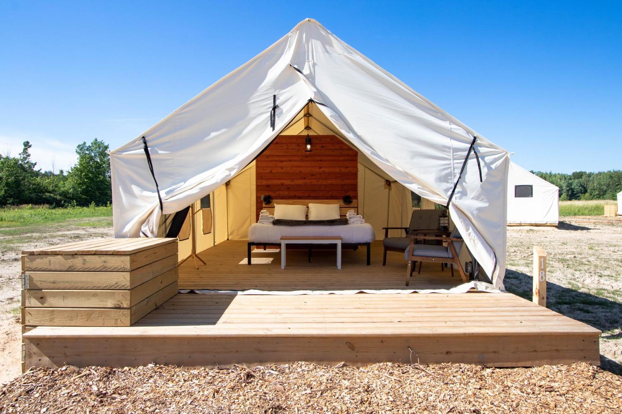 Отель Off Map Glamping Саут-Хейвен Экстерьер фото